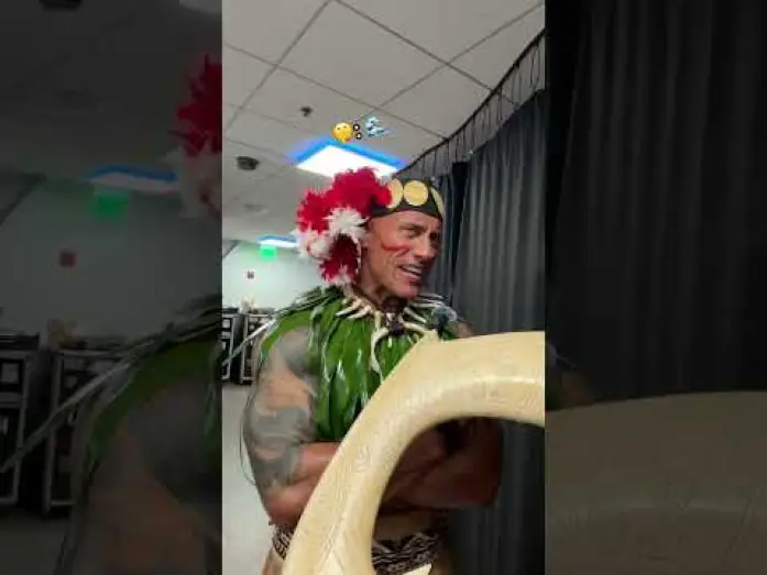 Видео к фильму Моана — *taps mic*
