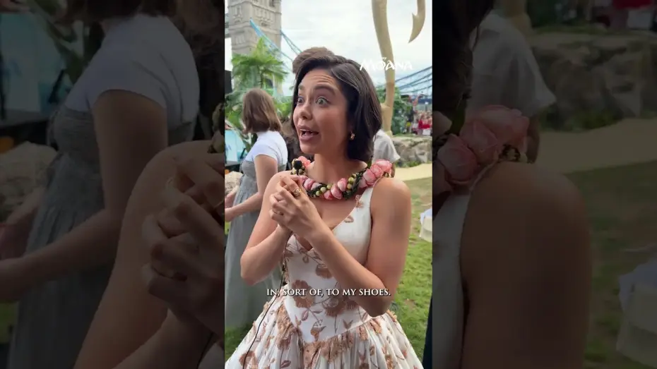 Видео к фильму Моана — Auliʻi Cravalho on Passing the Moana Mantle