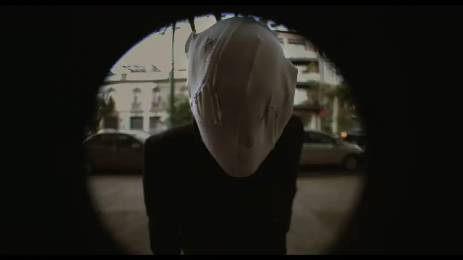Видео к фильму Tras la ventana — Tras la ventana / Through the Window