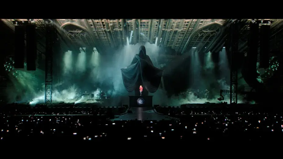 Видео к фильму Mylène Farmer : Nevermore - Le film — Mylène Farmer - Que je devienne... - Nevermore (extrait live)