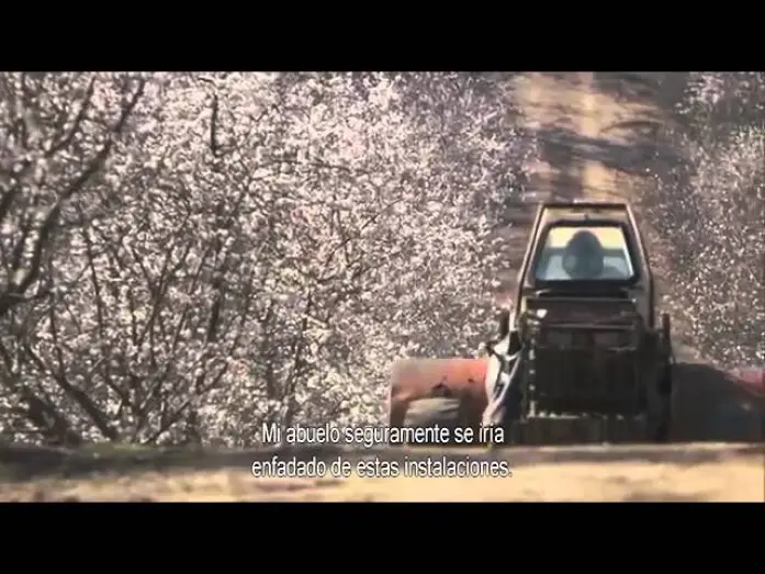 Видео к фильму Больше, чем мёд — "More Than Honey" (Mucho más que miel) trailer español.