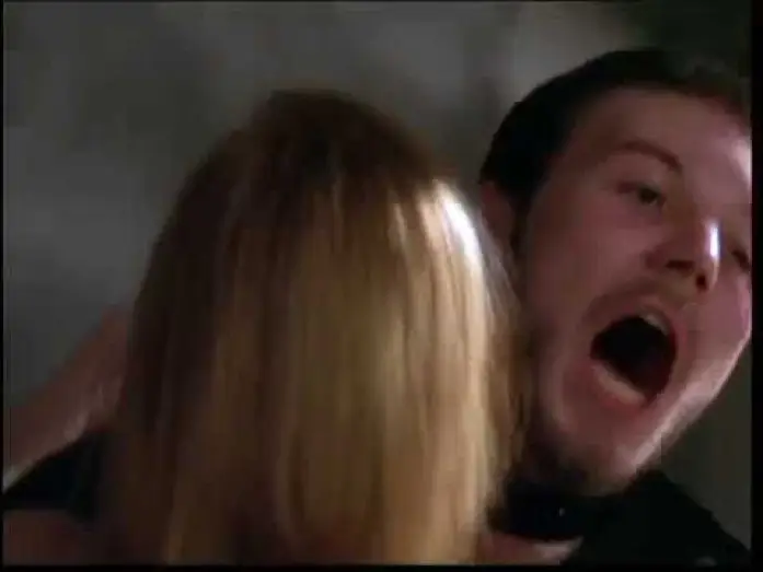 Видео к фильму Проклятое ущелье — Chained Heat 3: Hell Mountain (1998) trailer