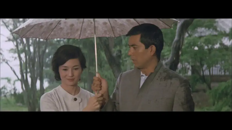 Видео к фильму Размётанные облака — NUAGES ÉPARS (乱れ雲, Midaregumo) de Mikio Naruse - Official trailer - 1967