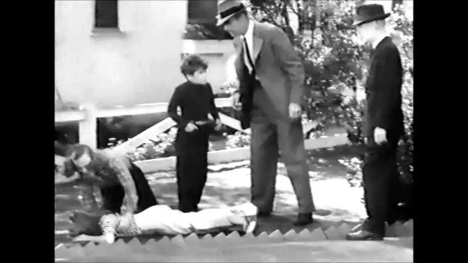 Видео к фильму Home Sweet Homicide — Home Sweet Homicide (1946) - Clip