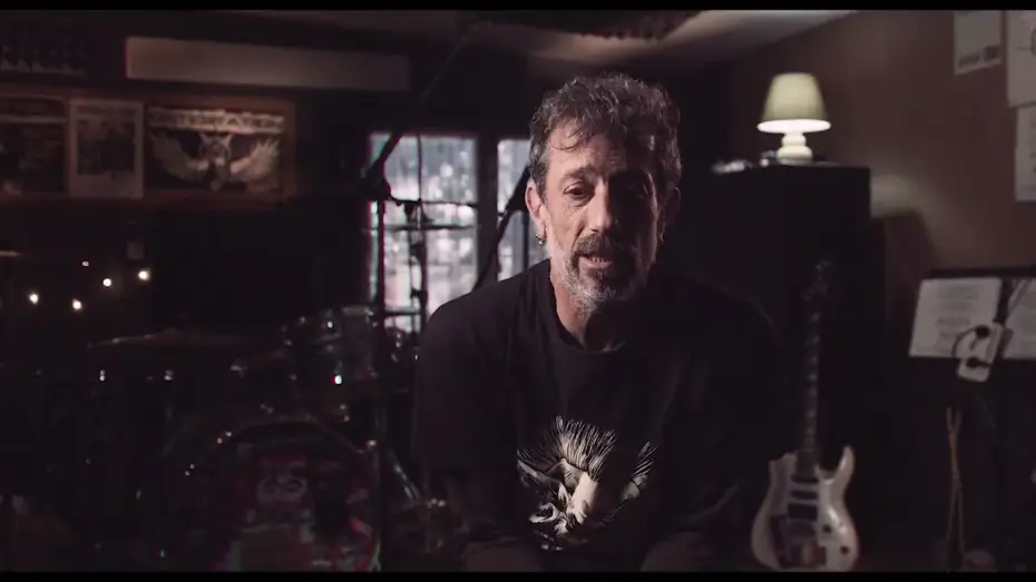 Видео к фильму Manolo Kabezabolo — "Manolo Kabezabolo: Cuatro Décadas de Autenticidad Punk"