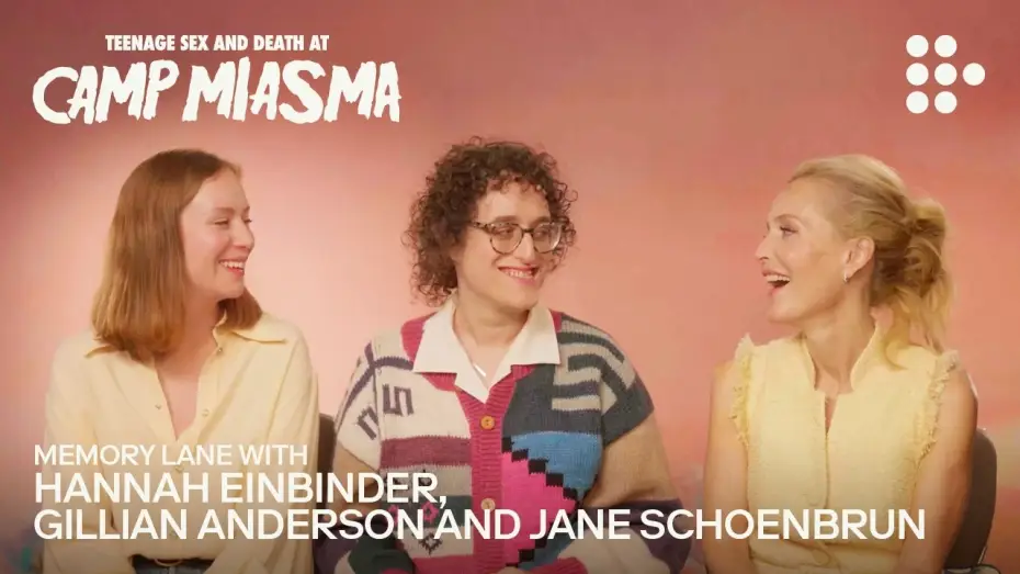 Видео к фильму Подростковый секс и смерть в лагере «Миазма» — Memory Lane with Jane Schoenbrun, Gillian Anderson &  Hannah Einbinder