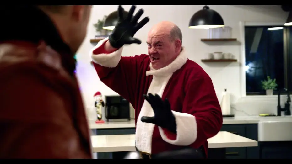 Видео к фильму Dashing Through the Snow — Trailer