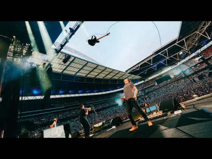 Видео к фильму blur: Live at Wembley Stadium — Blur: Live at Wembley Stadium - Official Trailer
