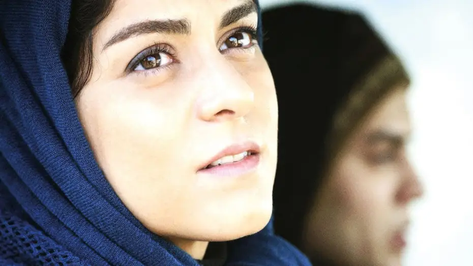 Видео к фильму آینه&zwnj;های روبرو | Une Femme Iranienne - Bande Annonce Officielle (VOST)