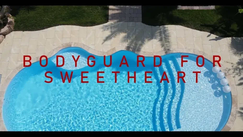 Видео к фильму Bodyguard for Sweetheart | Offizieller Trailer - Bodyguard For Sweetheart - Sweetheart Version