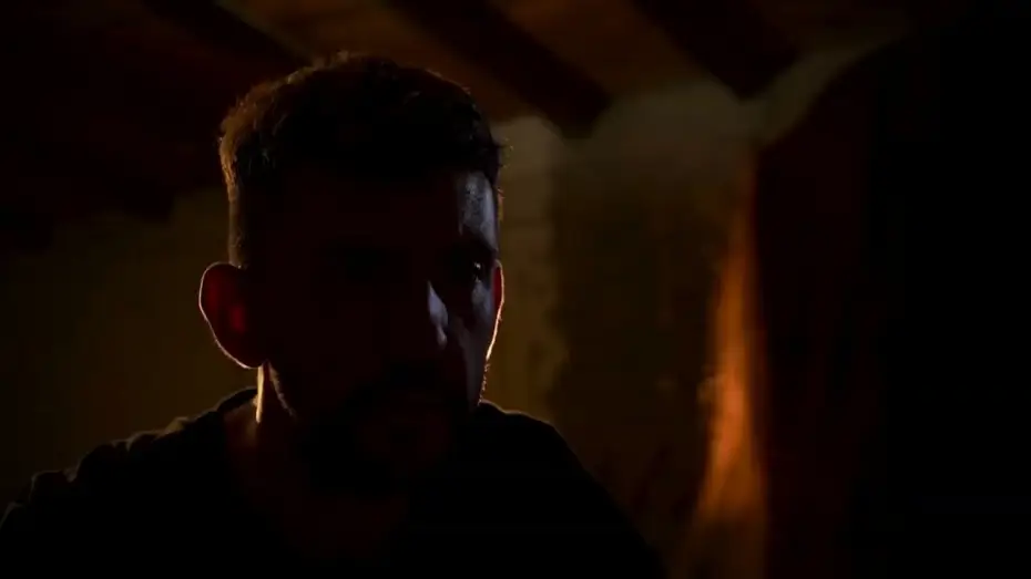 Видео к фильму Enmarcada en silencio — Enmarcada en el silencio / TRAILER OFICIAL