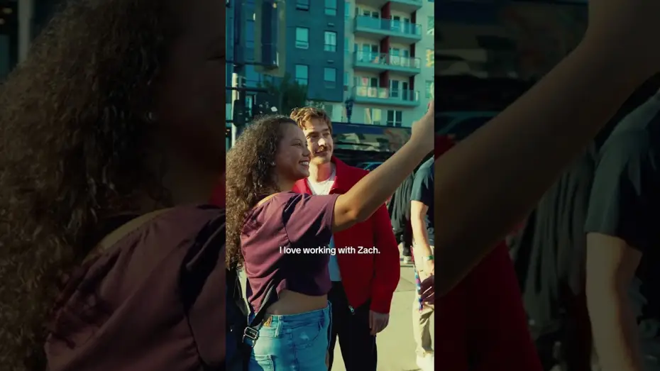 Видео к фильму Resident Evil — Fans had a blast at the Resident Evil x @discord fan experience with Zach Cregger & Austin Abrams.