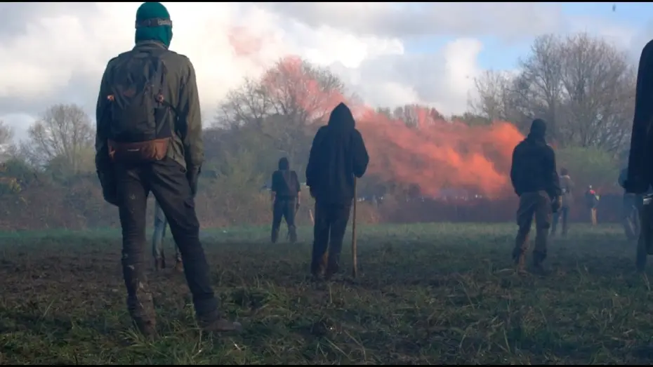 Видео к фильму Forêt rouge — Bande-annonce "Forêt Rouge" de Laurie Lassalle