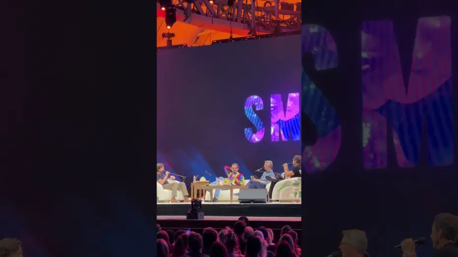 Видео к фильму Бегемот! — Pedro Pascal at SmartLess Live