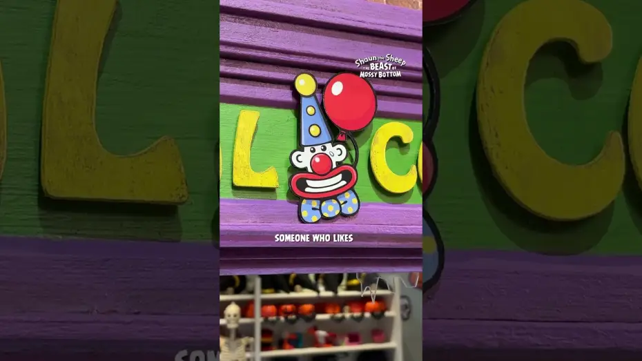 Видео к фильму Барашек Шон и Чудище Лохматое — Hmmm...That clown does look familiar!