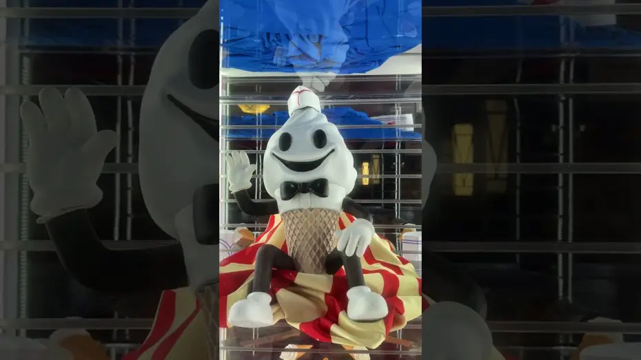 Видео к фильму Мороженщик — The Ice Cream Man has been everywhere this summer.