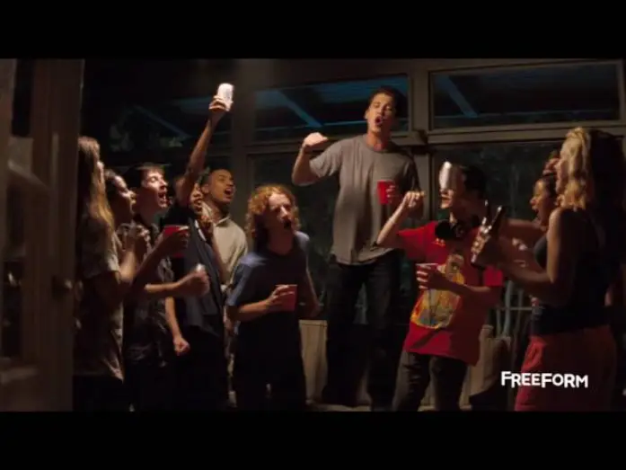 Видео к фильму Захватывающее время — Freeform Spot