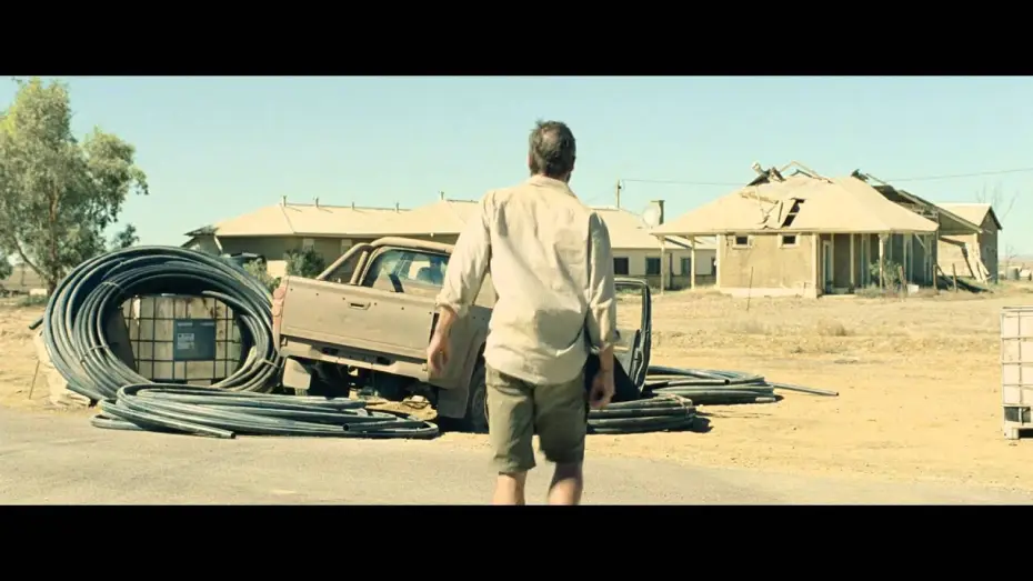 Видео к фильму Ровер — THE ROVER - FIRST FIVE MINUTES [HD]