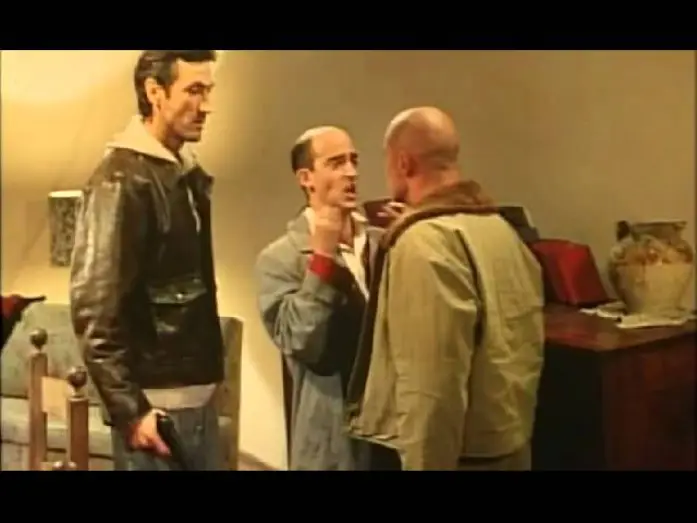 Видео к фильму L'anno prossimo... vado a letto alle dieci — Che aveva visto nel bagno? (l'anno prossimo vado a letto alle dieci)