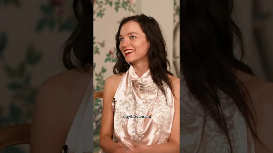 Видео к фильму Разум и чувства — Daisy Edgar-Jones & Esmé Creed-Miles on SENSE AND SENSIBILITY vs modern life