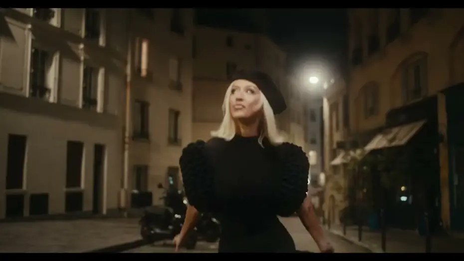 Видео к фильму Christina Aguilera: Christmas in Paris — Christina Aguilera: Christmas in Paris | December 14 & 21