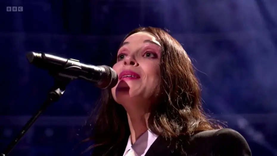 Видео к фильму St. Vincent at the Proms — ST. VINCENT // 2025-09-03 BBC Proms - Violent Time