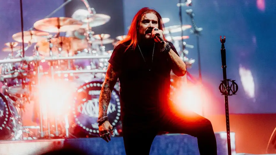 Видео к фильму Dream Theater - Quarantième: Live à Paris — Dream Theater - Overture 1928 / Strange Déjà Vu (Quarantième Live à Paris)