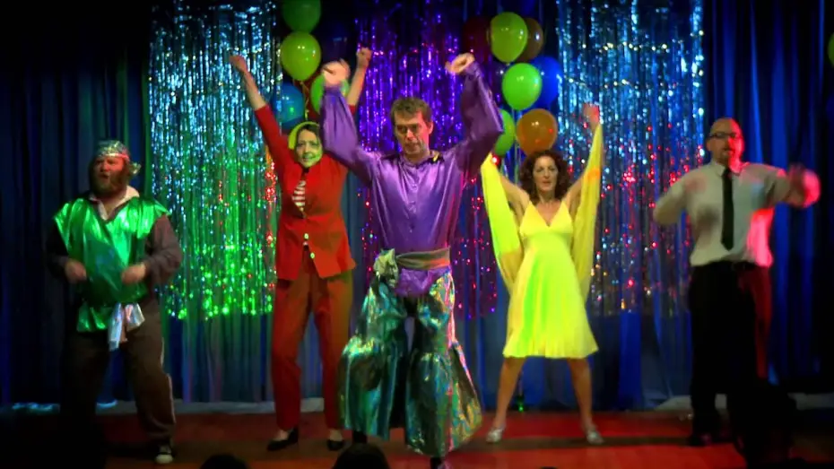 Видео к фильму Monster Pies — Monster Pies - Moscow Dance (original edit)