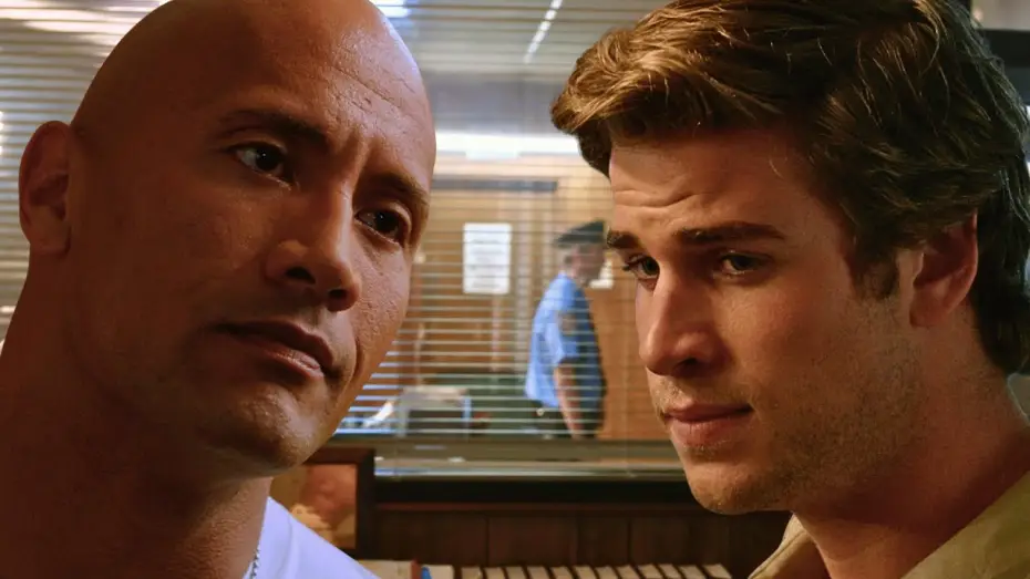 Видео к фильму Эмпайр Стэйт — Dwayne Johnson vs Liam Hemsworth – Iconic Scene