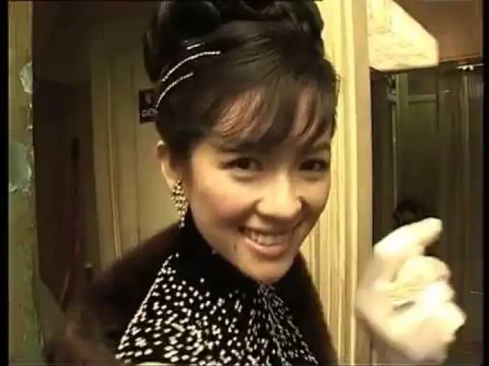 Видео к фильму Making of 2046 — Zhang Ziyi on set - 2046 Behind the scenes footages