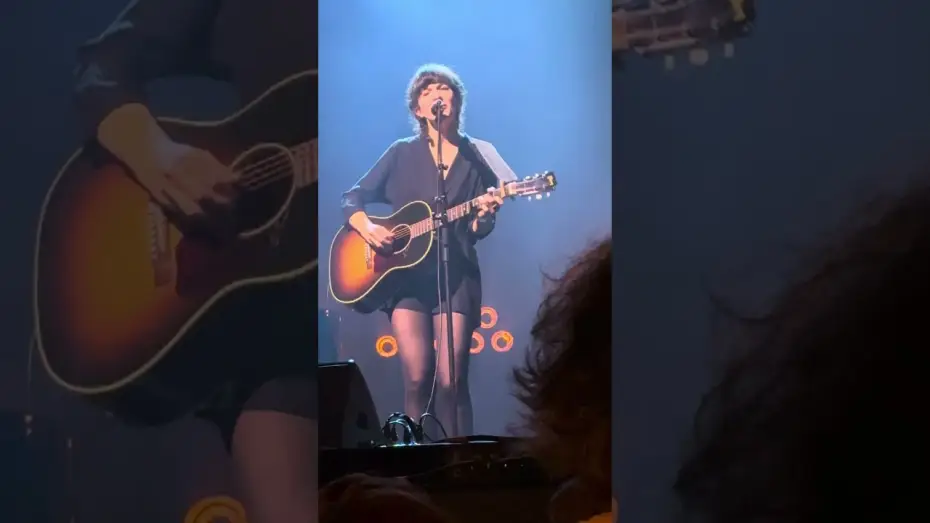 Видео к фильму The songs of Joni Mitchell au Casino de Paris — Lail Arad "Big Yellow Taxi" - 17/11/25 - Casino de Paris