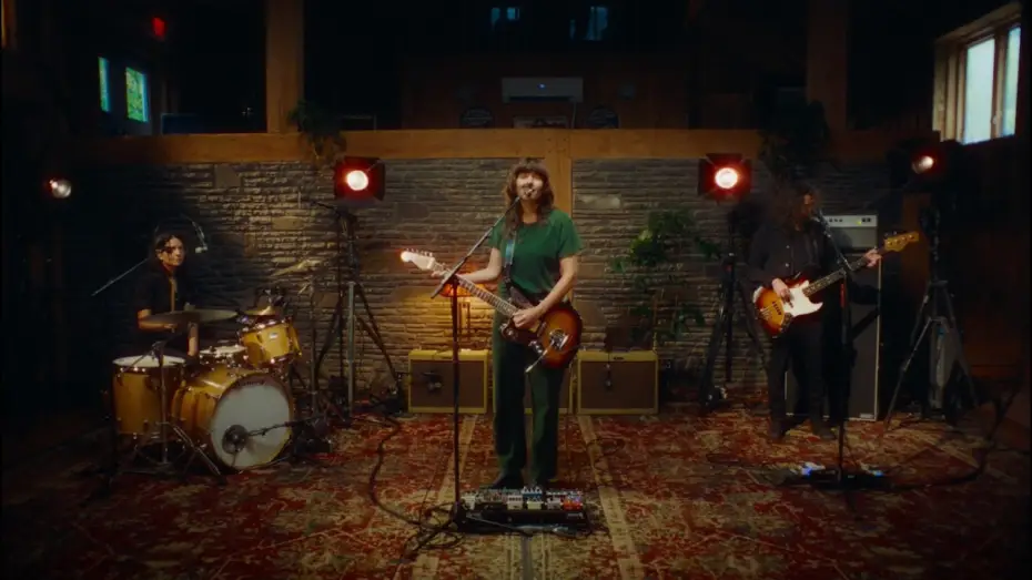 Видео к фильму Courtney Barnett: Creature of Habit - Live At Levon Helm Studios — Courtney Barnett - Creature of Habit (Live At Levon Helm Studios)