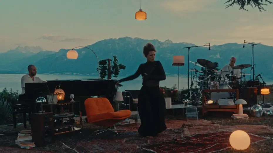 Видео к фильму Selah Sue and the Gallands - Lake Session at Montreux — Selah Sue & The Gallands – Lake Session at Montreux - "Invincible" (Omar Apollo Cover)