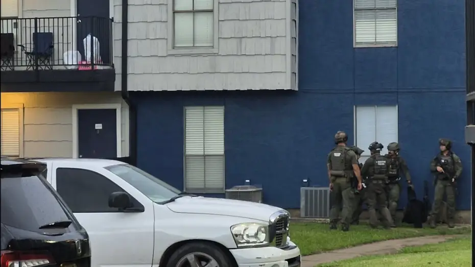 Видео к фильму Houston Hostage Crisis — Houston Hostage Crisis