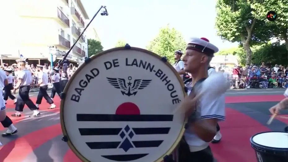 Видео к фильму La Grande Parade des Nations celtes — Grande Parade des Nations Celtes 2026 - Le bagad de Lann-Bihoué