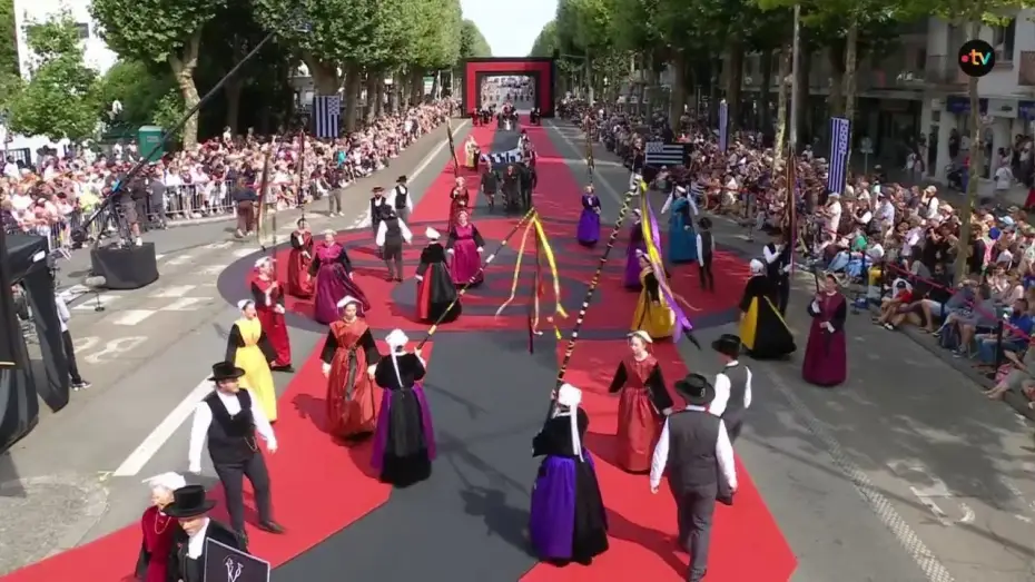 Видео к фильму La Grande Parade des Nations celtes — Grande Parade des Nations Celtes 2026 - Cercle Korollerien Laeta (Clohars-Carnoët)