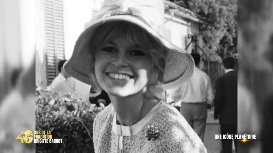 Видео к фильму Brigitte Bardot - Le combat en héritage — 40 ans de la Fondation Brigitte Bardot - Le combat en héritage : Brigitte, icône planétaire