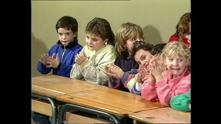 Видео к фильму La Classe, les plus grands sketchs — Bézu "La queuleuleu" (Clip Officiel)