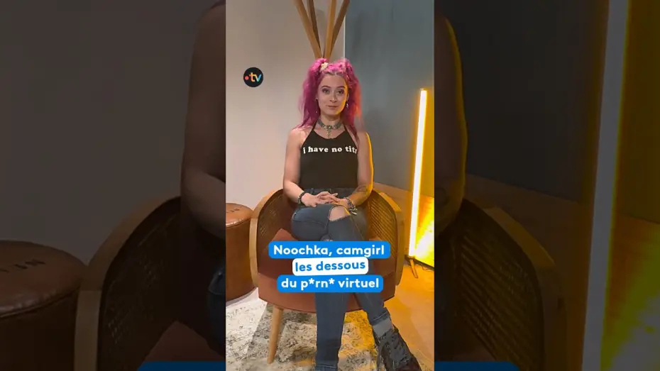 Видео к фильму Putain de travail ! — Camgirl, les dessous du p*rn* virtuel 📹