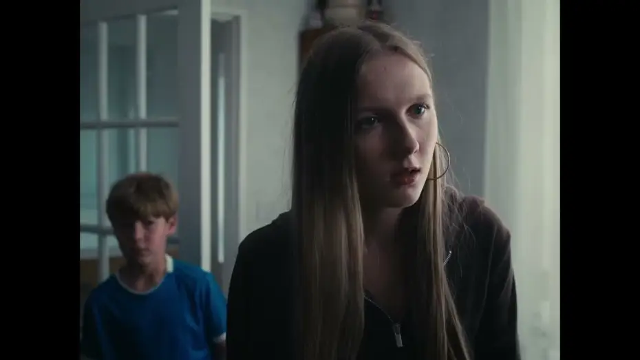 Видео к фильму The Bluebird's Daughter — The Bluebird's Daughter - Trailer