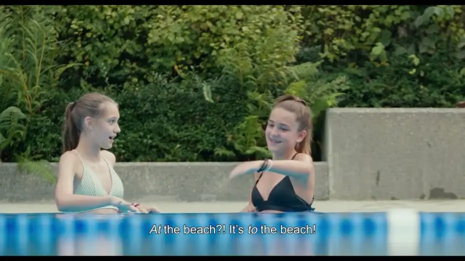 Видео к фильму Zwei Sommer in der Badi — BETWEEN SUMMERS | Official Teaser