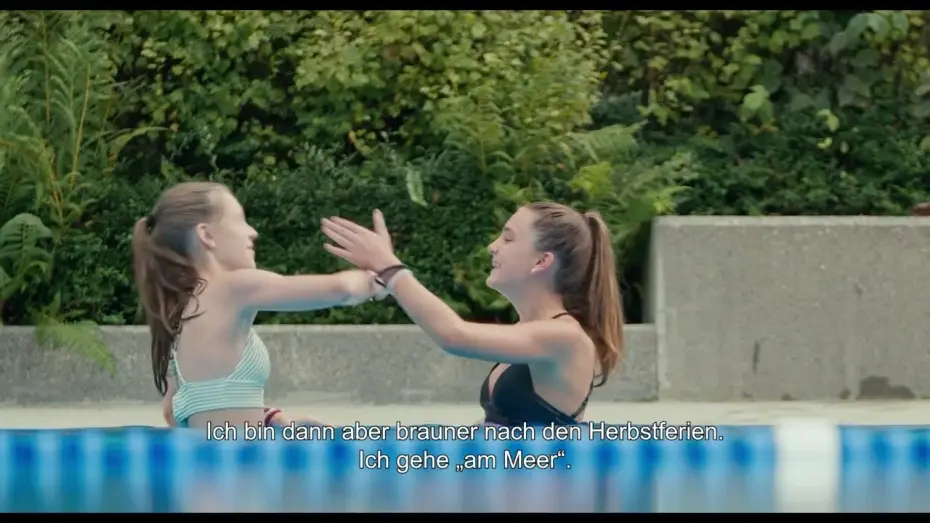 Видео к фильму Zwei Sommer in der Badi — ZWEI SOMMER IN DER BADI | Offizieller Teaser