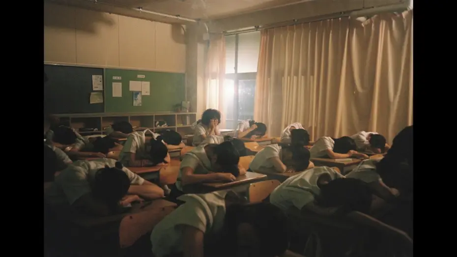 Видео к фильму 超塑性变形 — 30秒予告　映画『超塑性変形』12月5日（土）公開決定