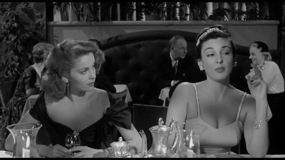 Видео к фильму Чикагский синдикат — Chicago Syndicate (1955), sugar and cream scene