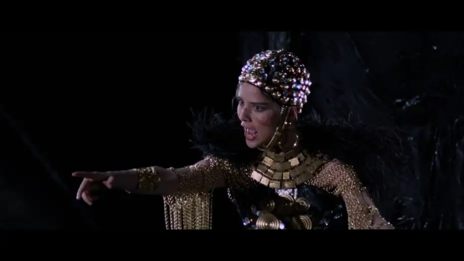 Видео к фильму Ужас в опере — OPERA (1987) English Trailer