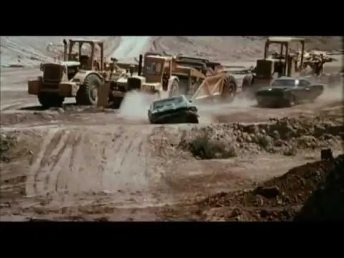 Видео к фильму Гонки «Пушечное ядро» — CANNONBALL (aka CARQUAKE; 1976) Theatrical Trailer