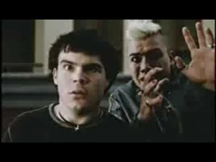 Видео к фильму Garage Days — Garage Days (2002) Trailer