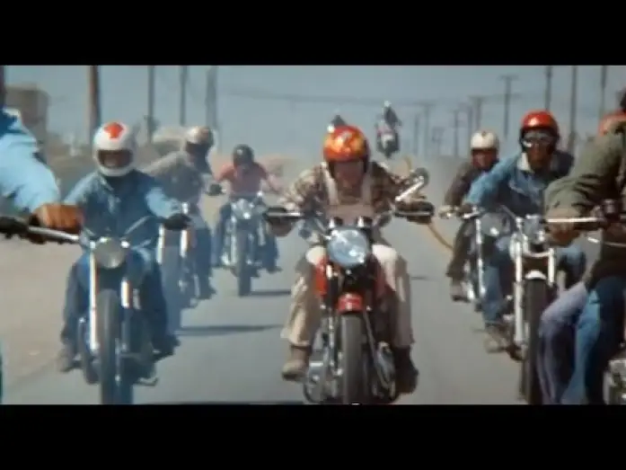 Видео к фильму Парни в синей форме — DVD « Electra Glide In Blue » : la bande annonce