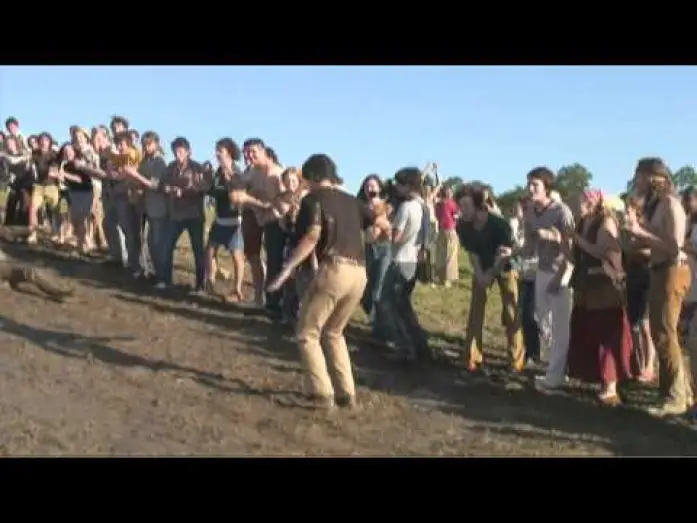 Видео к фильму Штурмуя Вудсток — Behind the Scenes: Mud Clip 2