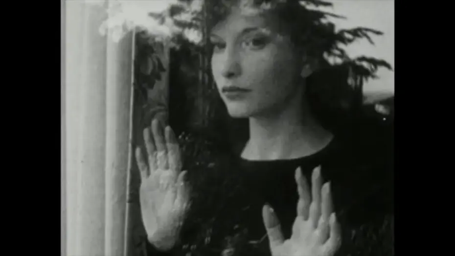 Видео к фильму Послеполуденные сети — Meshes of the Afternoon  (1943) - Maya Deren (Original Music by Feona Lee Jones)